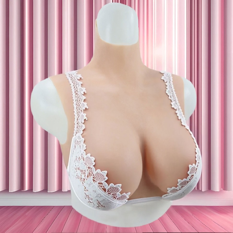 Buste faux seins, vaisseaux apparents comme une poitrine de femme